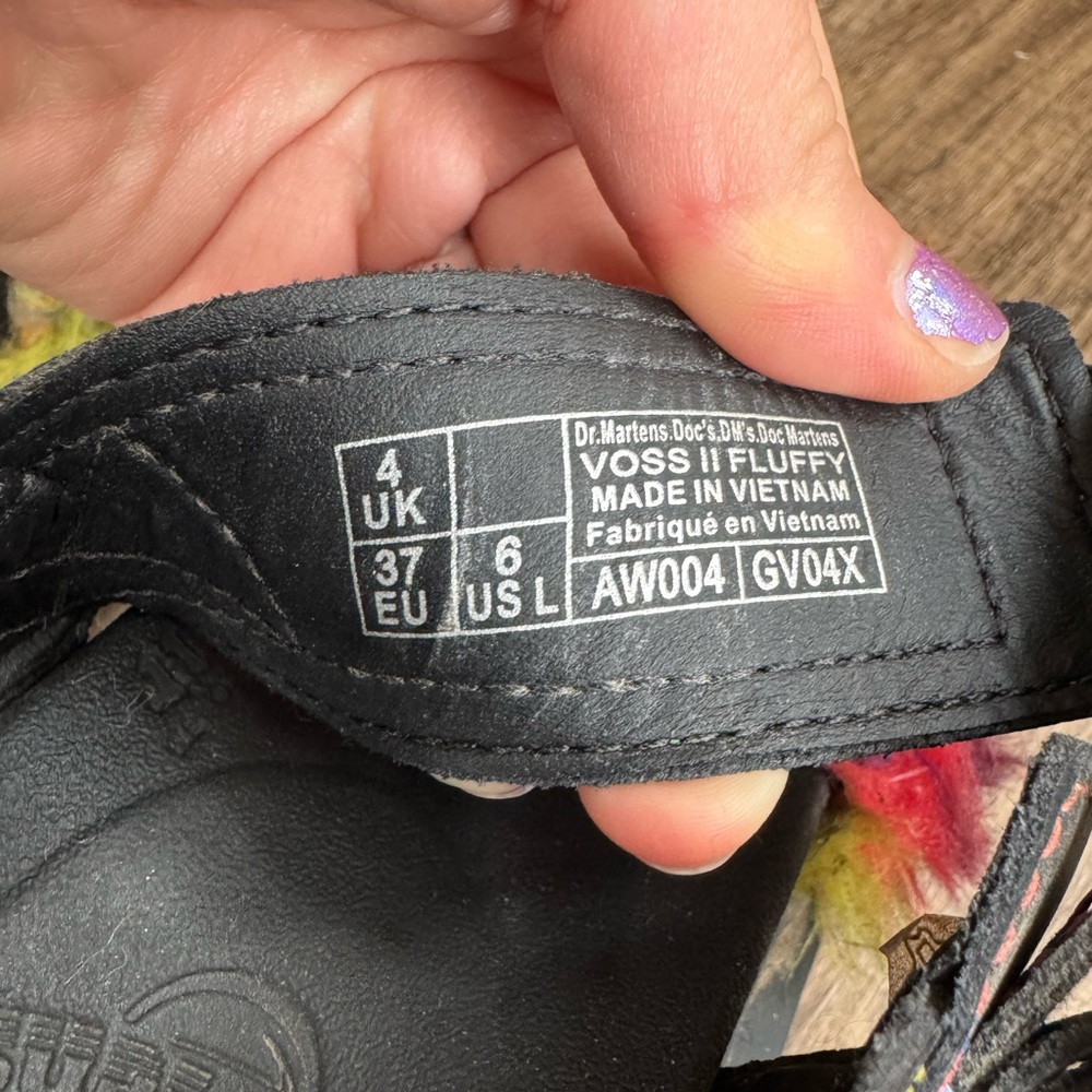 Womens Dr. Martens Voss II Black Fluffy Rainbow Strappy Sandals Size 6 - Picture 6 of 7
